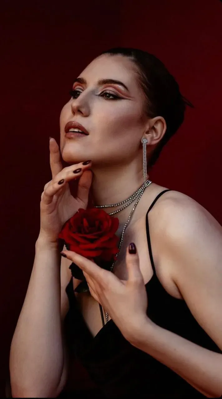 Model Lina