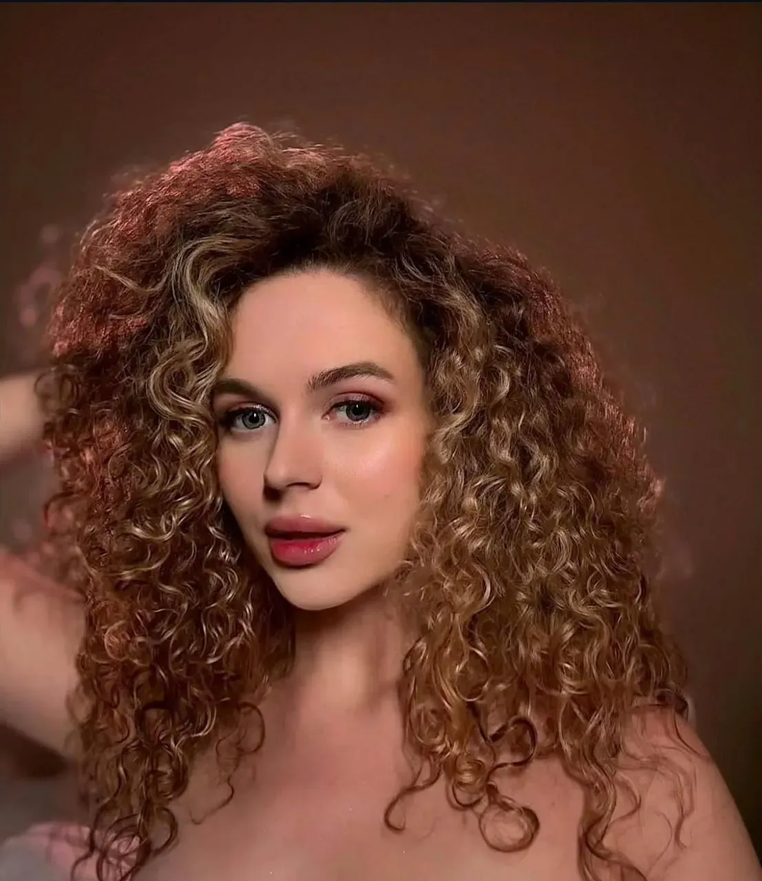 Model Arujan