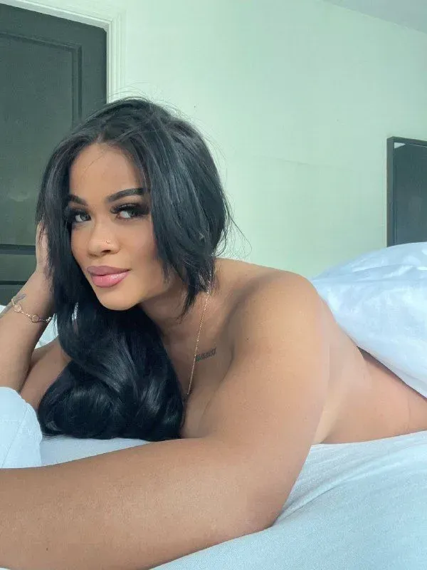 Model Layla