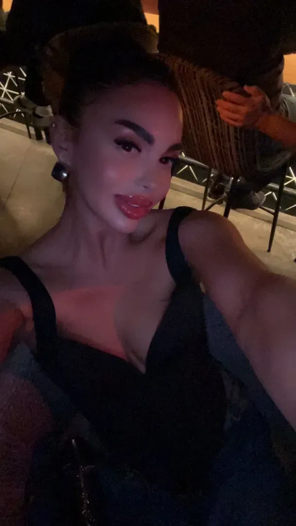 Model Layla