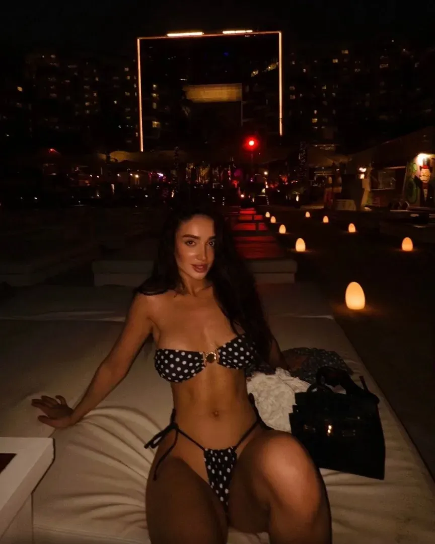 Model Miroslava